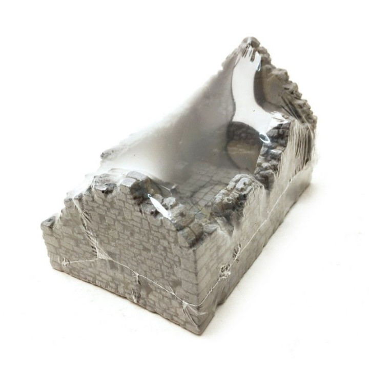 Ruina kaplnky 10,5 x 6,7 cm x 6,7 cm NO58611