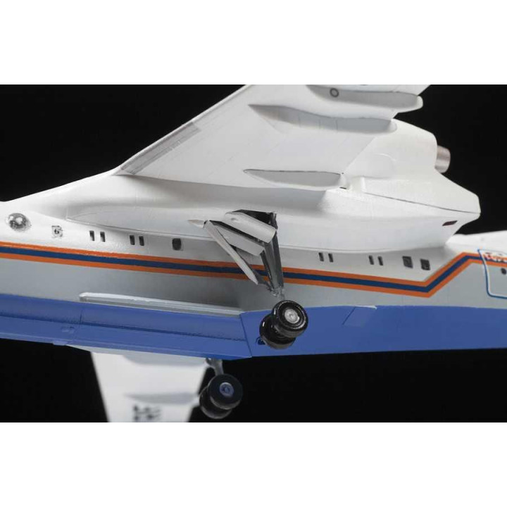 Model Kit letadlo 7034 - Beriev Be-200 Amphibious Aircraft (1:144)