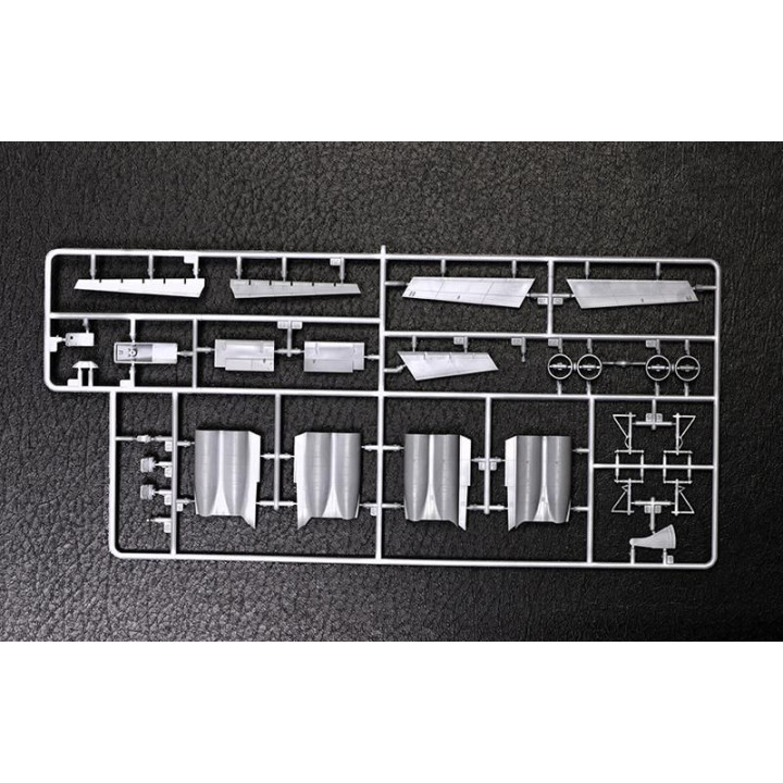 Model Kit letadlo 7013 - Ilyushin IL-62M (1:144)