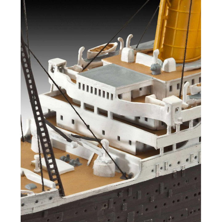Plastic ModelKit loď 05210 - R.M.S. TITANIC (1:700)
