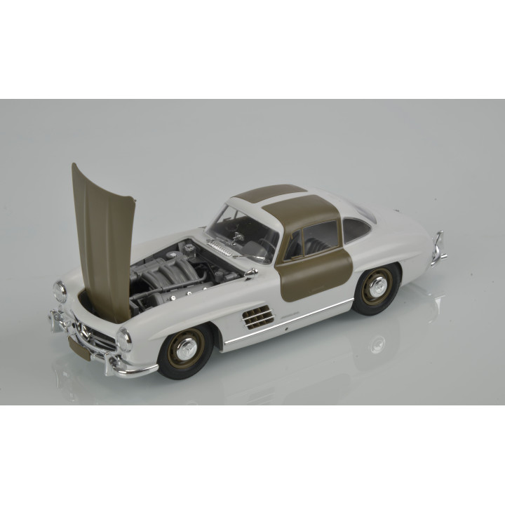 Tamiya Mercedes Benz SL300 Gullwing 1/24