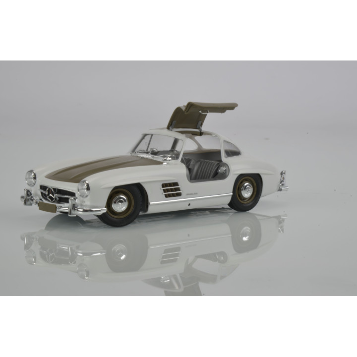 Tamiya Mercedes Benz SL300 Gullwing 1/24