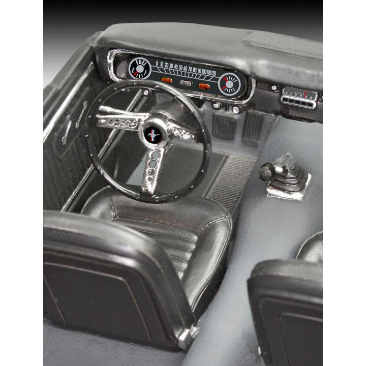 Plastic ModelKit auto 07065 - 1965 Ford Mustang 2+2 Fastback (1:25)