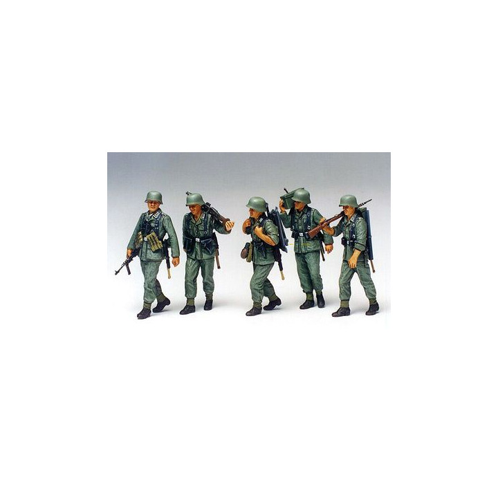 Tamiya German Machine Gun Crew On Maneuver 1/35