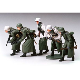 Tamiya German Assault Infantry w/ Winter Gear 1/35