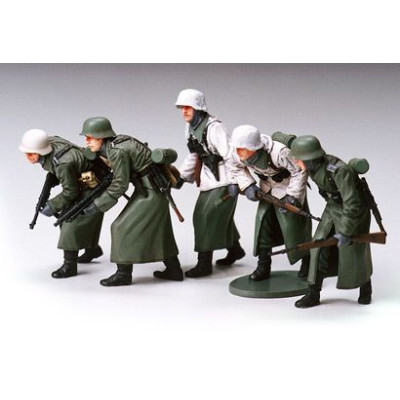 Tamiya German Assault Infantry w/ Winter Gear 1/35