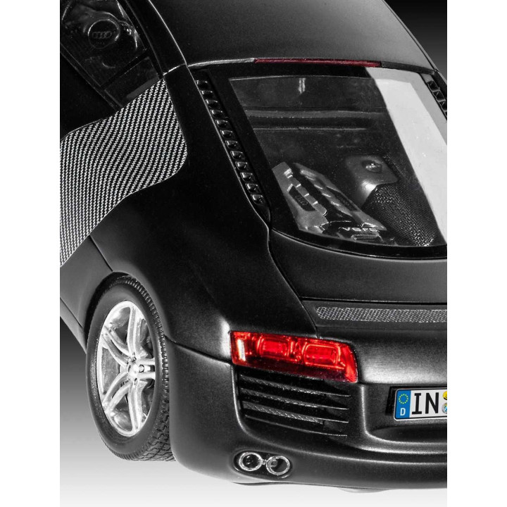 Plastic ModelKit auto 07057 - Audi R8 black (1:24)