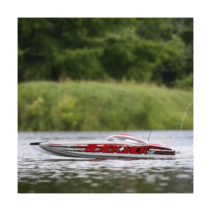 Proboat Blackjack 42" 8S Catamaran RTR bílý/červený