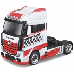 Bburago Mercedes-Benz Actros Gigaspace červený