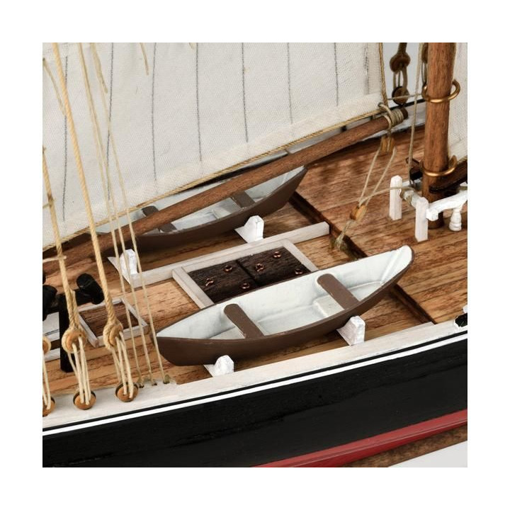 AMATI Bluenose škuner 1921 1:100 kit
