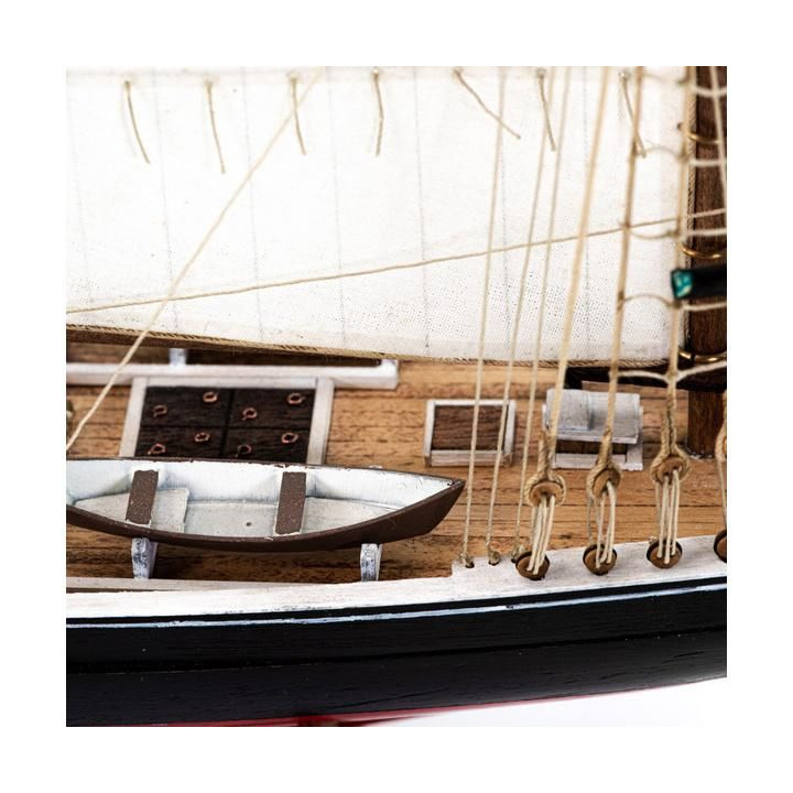AMATI Bluenose škuner 1921 1:100 kit