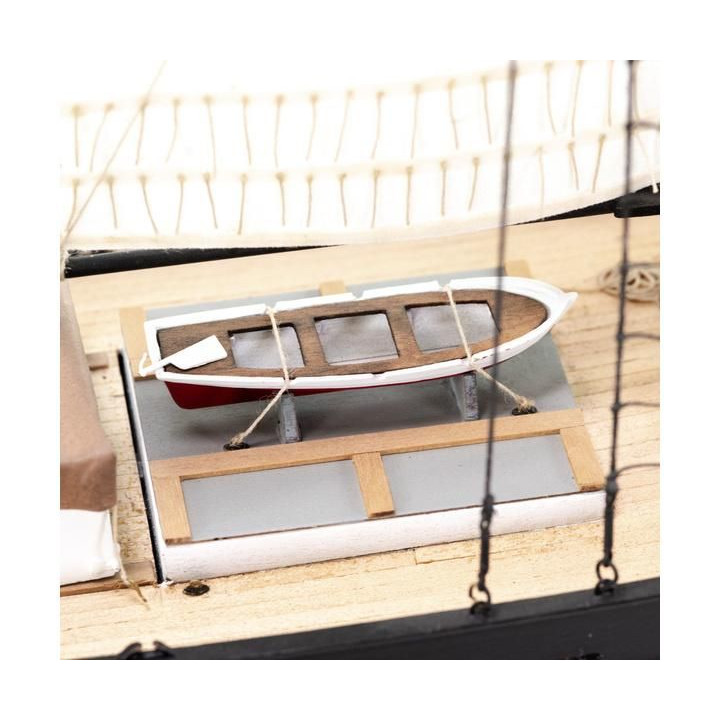 AMATI H.M.S. Hunter škuner 1:60 kit