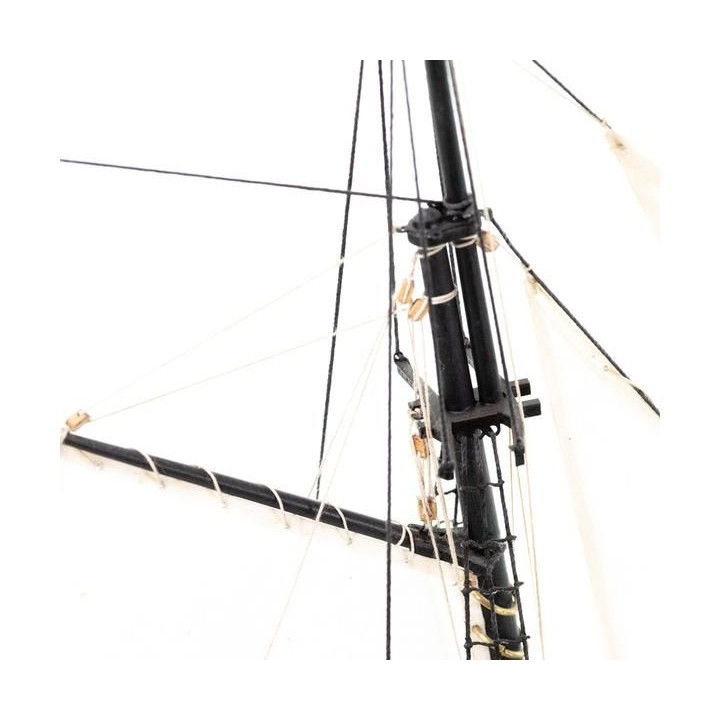 AMATI H.M.S. Hunter škuner 1:60 kit