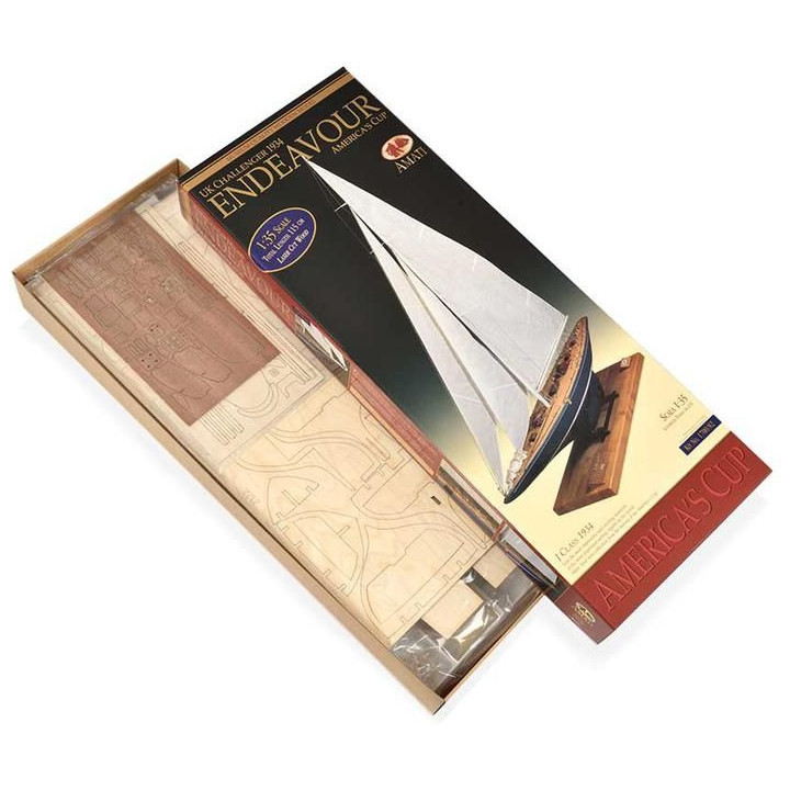 AMATI Endeavour plachetnice 1934 1:35 kit