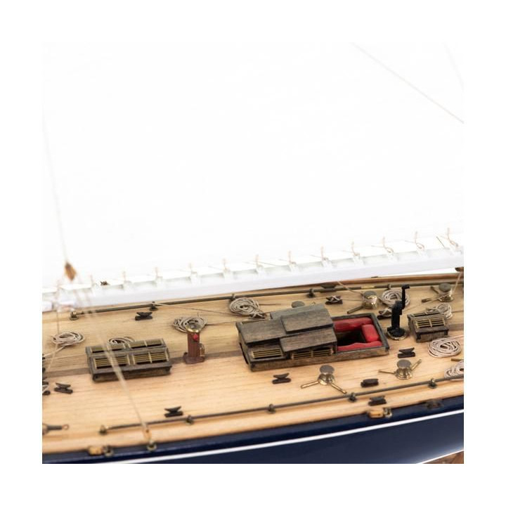 AMATI Endeavour plachetnice 1934 1:35 kit