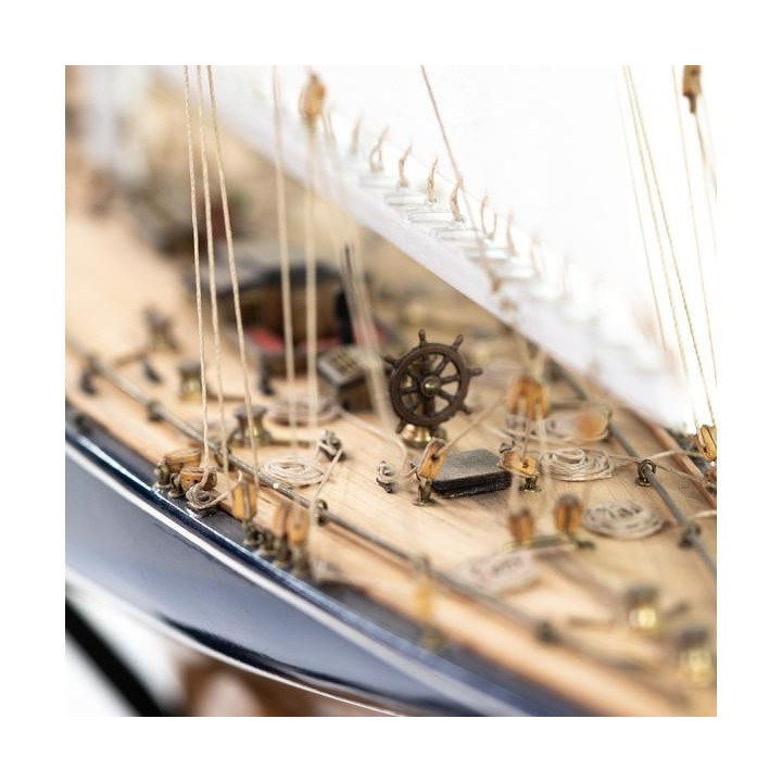 AMATI Endeavour plachetnice 1934 1:35 kit