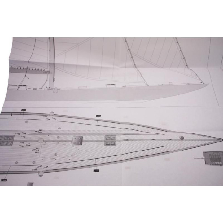 AMATI Endeavour plachetnice 1934 1:35 kit