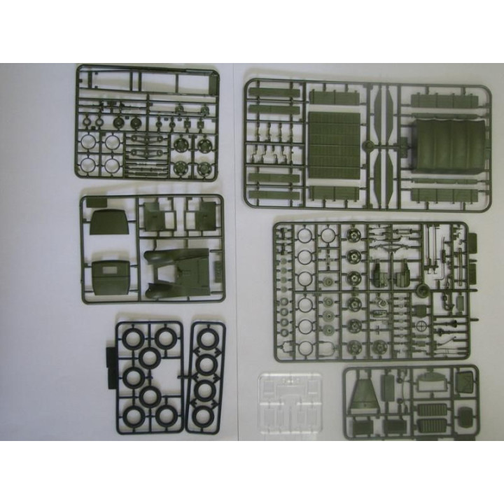 Model Kit military 3547 - GAZ-AAA Soviet Truck (3-axle) (1:35)