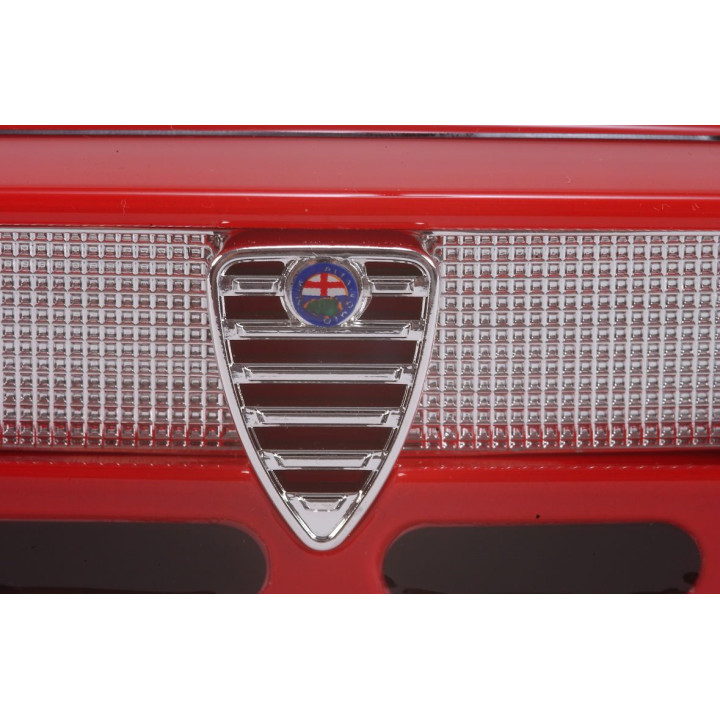 Tamiya 1:10 RC Alfa Romeo Giulia Sprint GTA M-06