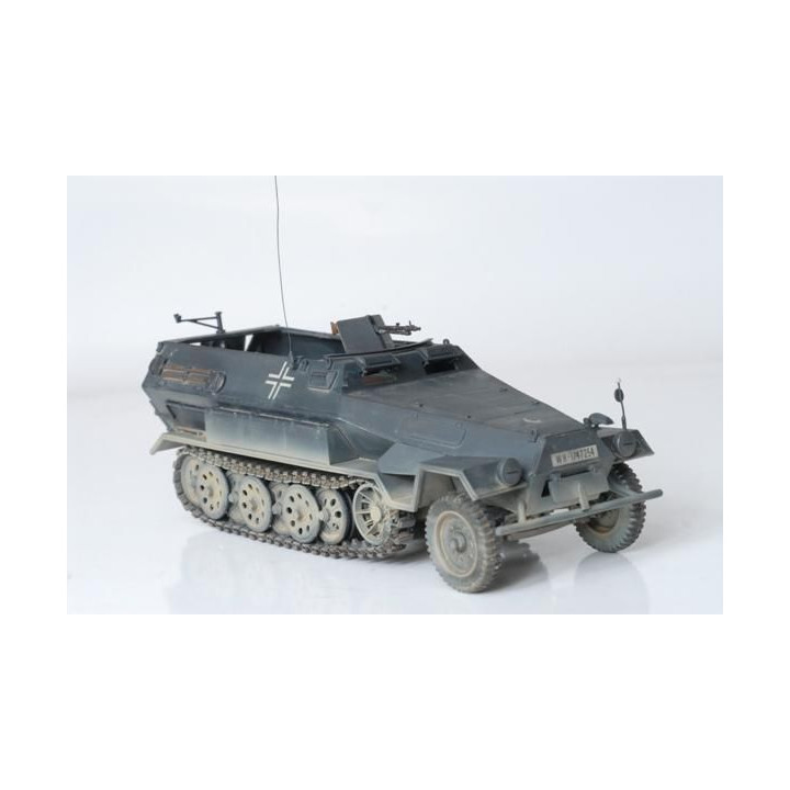 Model Kit military 3572 - Hanomag Sd.Kfz.251/1 Ausf.B (1:35)