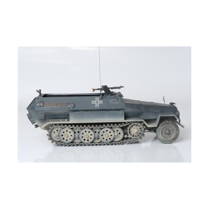 Model Kit military 3572 - Hanomag Sd.Kfz.251/1 Ausf.B (1:35)