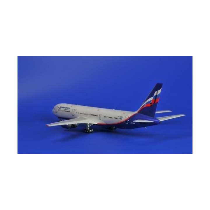 Model Kit letadlo 7005 - Boeing 767-300 (1:144)