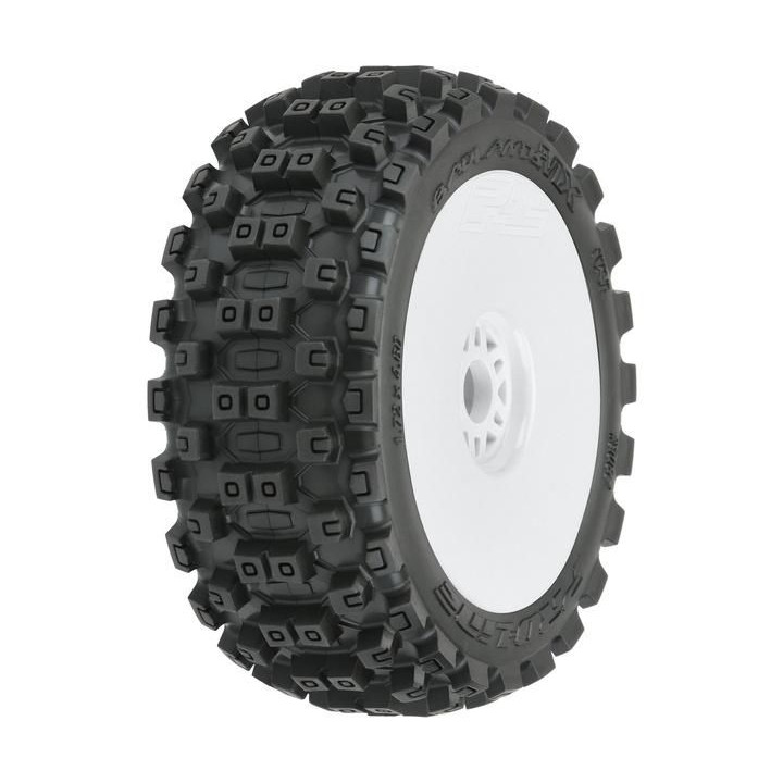 Pro-Line kolo 3.3", pneu Badlands MX M2 Buggy, disk H17 bílý (2)