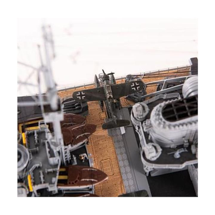AMATI Bismark 1939 1:200 kit