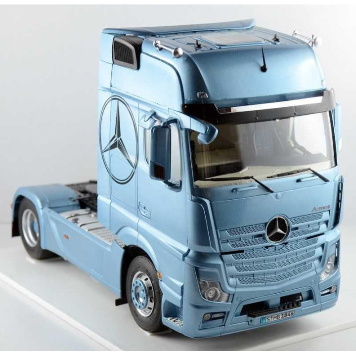 Model Kit truck 3905 - Mercedes Benz Actros MP4 Gigaspace (1:24)