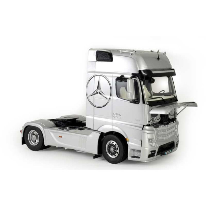 Model Kit truck 3905 - Mercedes Benz Actros MP4 Gigaspace (1:24)