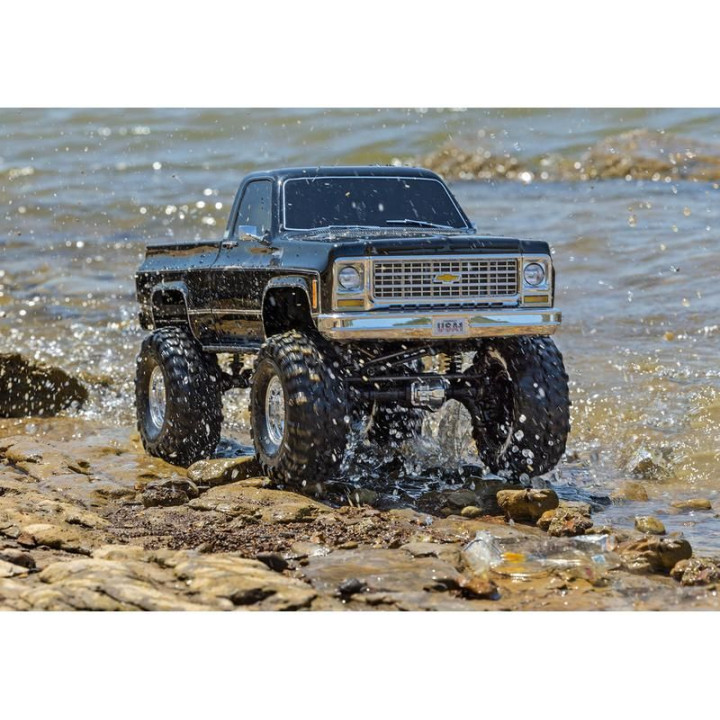 Traxxas TRX-4 Chevrolet K10 1979 TQi 1:10 RTR černý