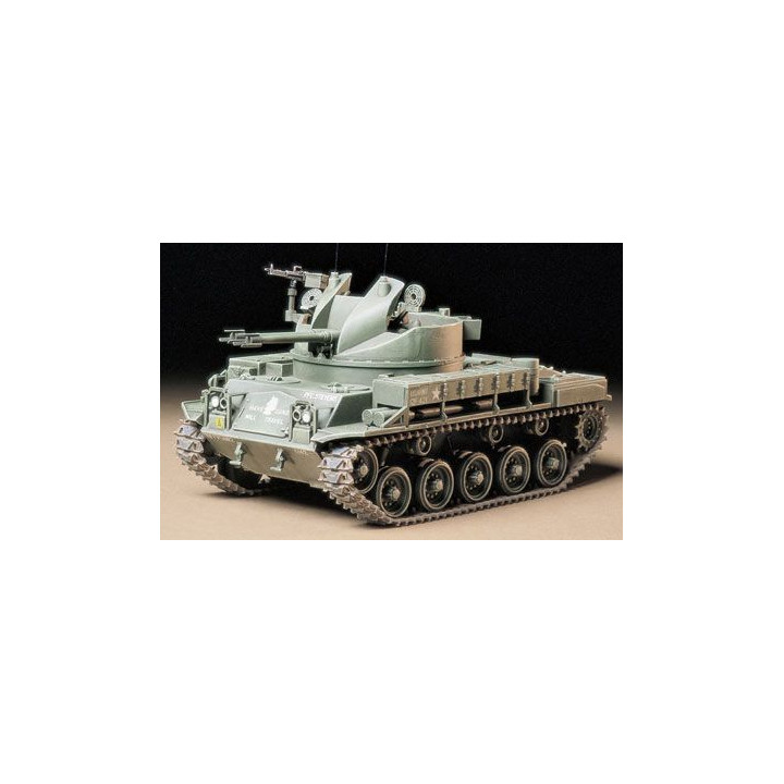 Tamiya 1:35 US M42 Duster w:3 Figures