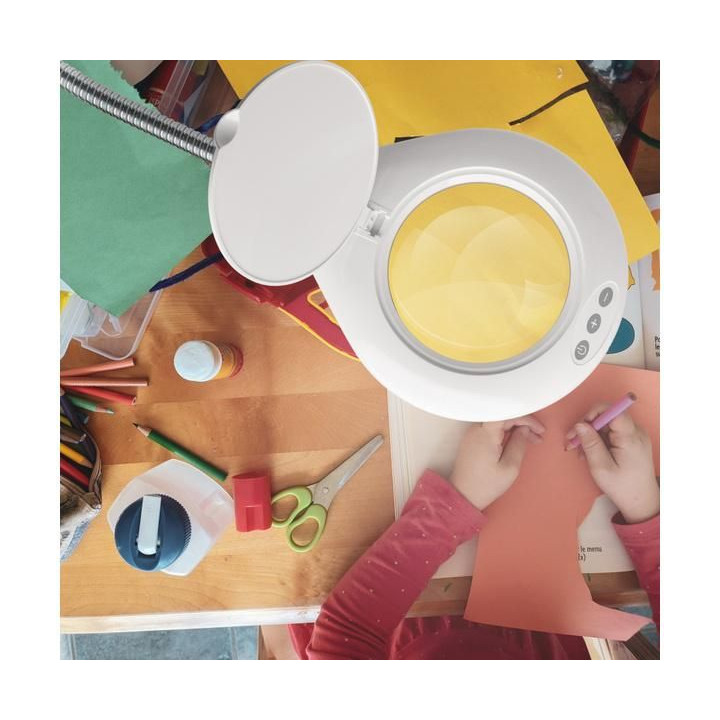 Lightcraft stolní LED lampa s lupou a podstavcem