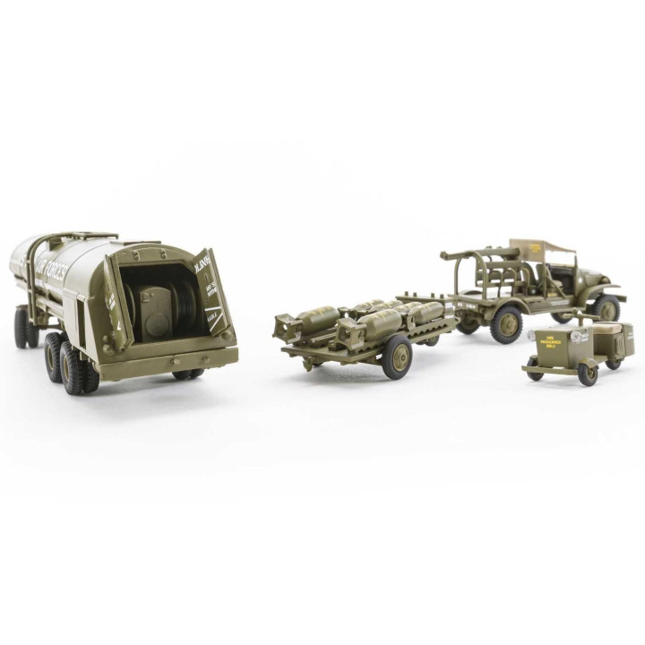 Classic Kit diorama A06304 - USAAF 8TH Airforce Bomber Resupply Set (1:72)