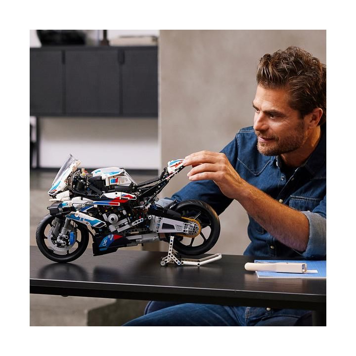 LEGO Technic - BMW M 1000 RR