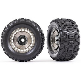 Traxxas kolo 3.8", pneu Sledgehammer, disk polomatný černě chromovaný s poklicí (2)
