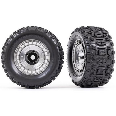 Traxxas kolo 3.8", pneu Sledgehammer, disk polomatně chromovaný s poklicí (2)