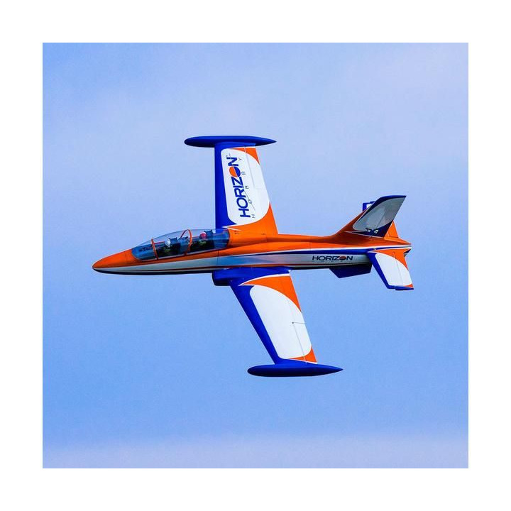 Hangar 9 Aermacchi MB-339 2.1m ARF, zatahovací podvozek