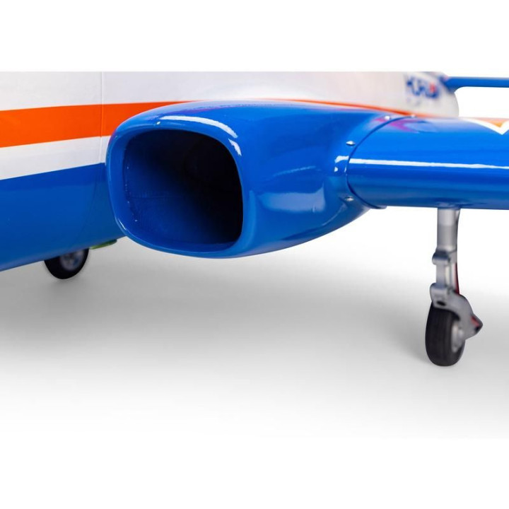Hangar 9 Aermacchi MB-339 2.1m ARF, zatahovací podvozek