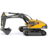 Kovový model stavebního hydraulického rypadla VOLVO EC290 v měřítku 1:50 od značky Siku. Model má pogumované pohyblivé pásy, otočnou  360° vrchní část a funkční rypadlo s výklopnou lžící a maketami pístů. Vhodné pro hraní i sběratelství. Kvalitní zpracování z kovu a plastu.