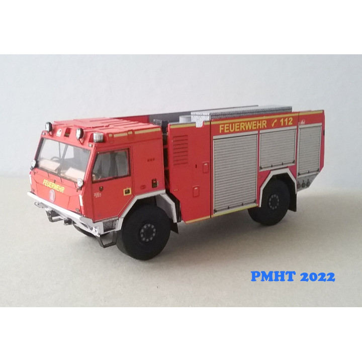 Model cisterny Tatra Force 4x4 TLF4000 v službách nemeckých hasičov a Tatra Force 6x6 KHA40, ktorá slúži na letisku v Senegale.