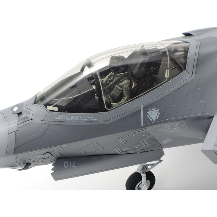 TAMIYA 1/48 F-35A Lightning II