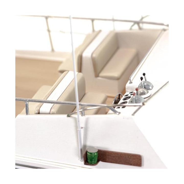 AMATI Grand Banks motorová jachta 1967 1:20 kit