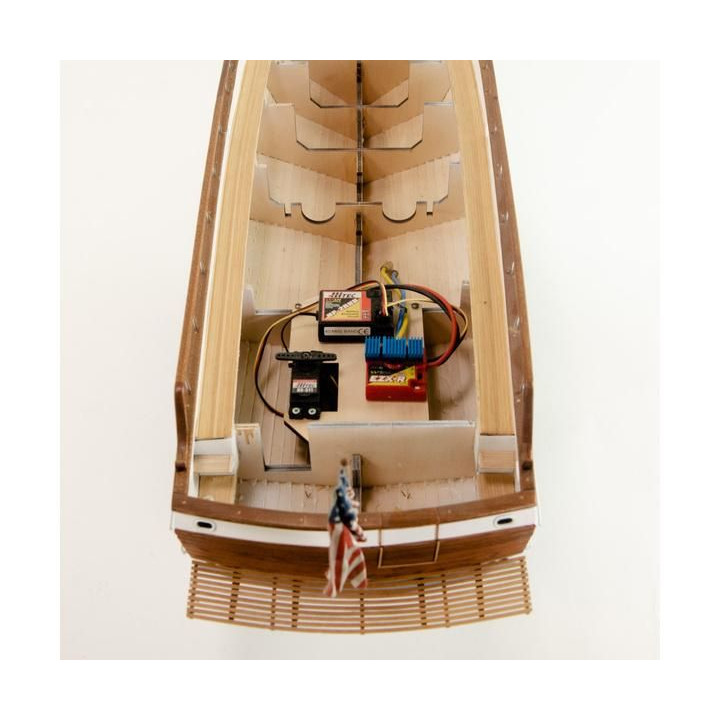 AMATI Grand Banks motorová jachta 1967 1:20 kit