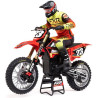 RC model krosové motorky Losi Promoto-MX v měřítku 1:4, která vypadá a funguje stejně jako skutečná. Výborná stabilizace, výkonný střídavý pohon udělí motorce rychlost až 65 km/h, funkční přední brzda, náhon řetězem, vysoce realistické zpracování.