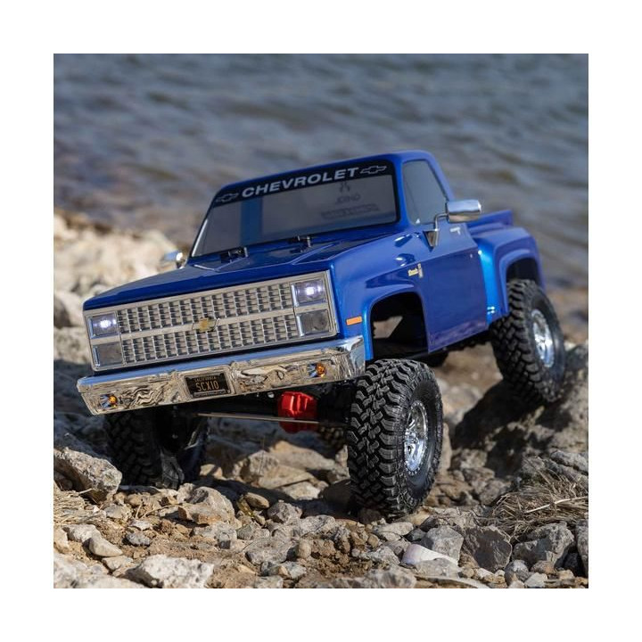 Axial SCX10 III Base Camp 1:10 4WD Chevy K10 1982 RTR modrý