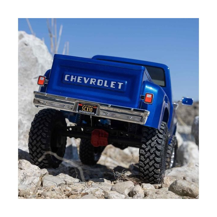 Axial SCX10 III Base Camp 1:10 4WD Chevy K10 1982 RTR modrý