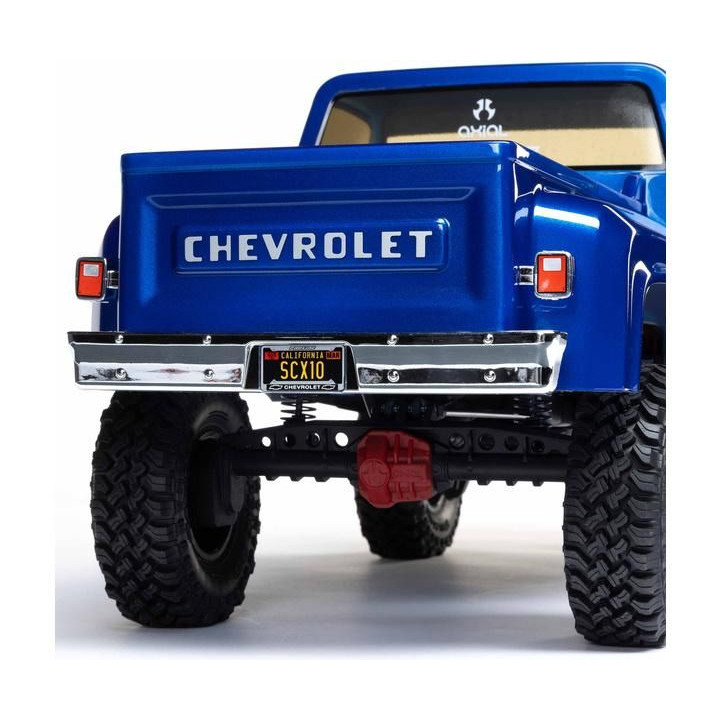 Axial SCX10 III Base Camp 1:10 4WD Chevy K10 1982 RTR modrý