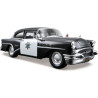 Kovový model auta 1:26 Maisto 31295 Buick Century 1955  nejen pro sběratele. Model je v detailním provedení a má otevíratelné dveře. Barva modelu je černá a je přibližně 19 cm velký.