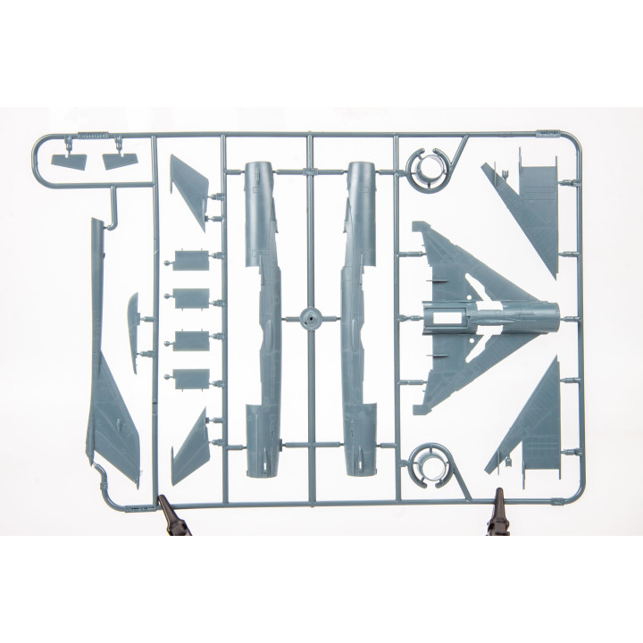 EDUARD MiG-21MF Fighter Bomber 1/72